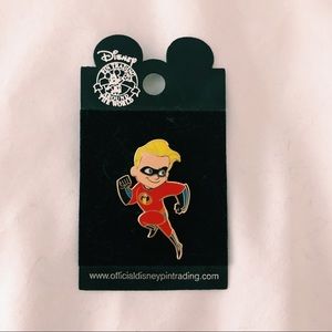 Disney’s the Incredibles Dash pin NWT